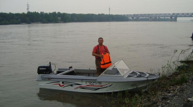 Только что закончил ремонтировать лодку Только что закончил ремонтировать лодку