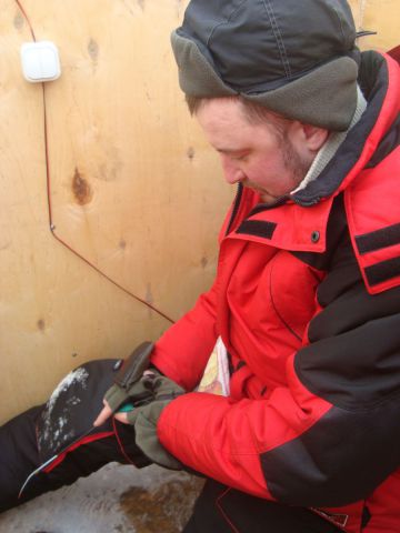 Рыбалка в теплом вагончике Рыбалка в теплом вагончике