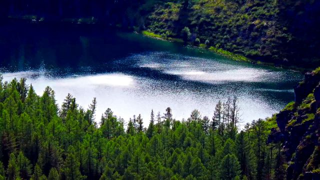 Озеро Учкель на Алтае.