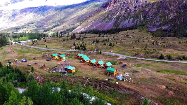 База отдыха "Сартакпай" в горах Алтая у реки Чуя. Лето-2017.Часть-15.