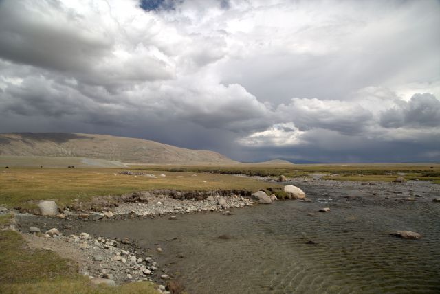 Небо может уже через 30-40 минут улыбаться ярким солнышком