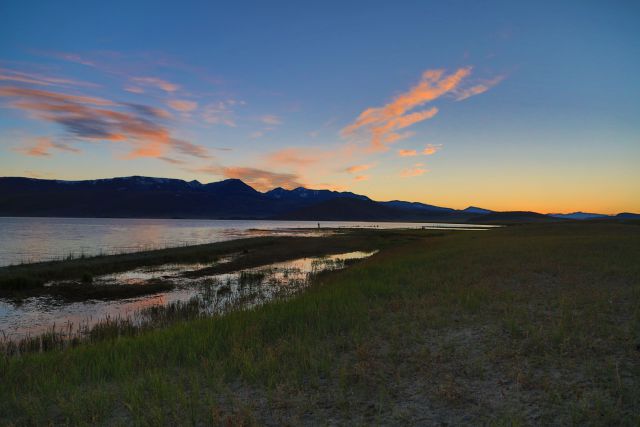 оз.Даян Нуур, за хребтом- Китай