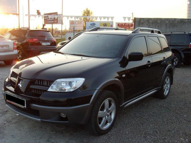 Mitsubishi-Outlander-1320062_1.jpg