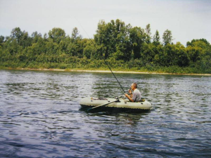 охота на хариуса 2004г. Кутенек.JPG