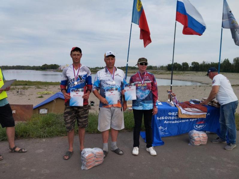 abf65dee-c1e9-4744-ba64-cd4f4243718c.jpg