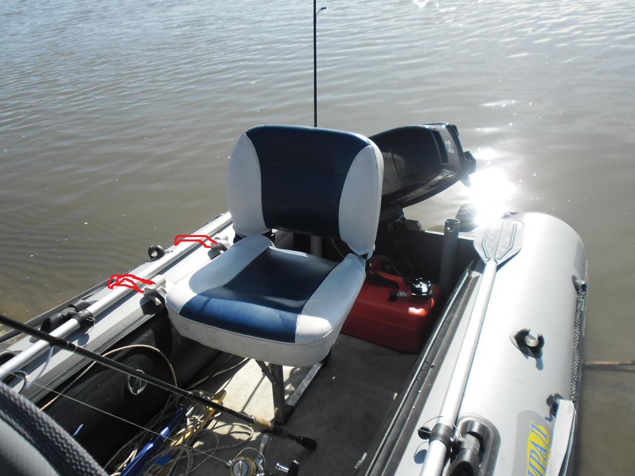 Поворотное кресло для лодки ПВХ С НДНД Альтаир 320 для штатного сидения