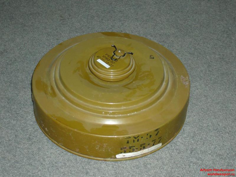 одна нога здесь другая там.jpg